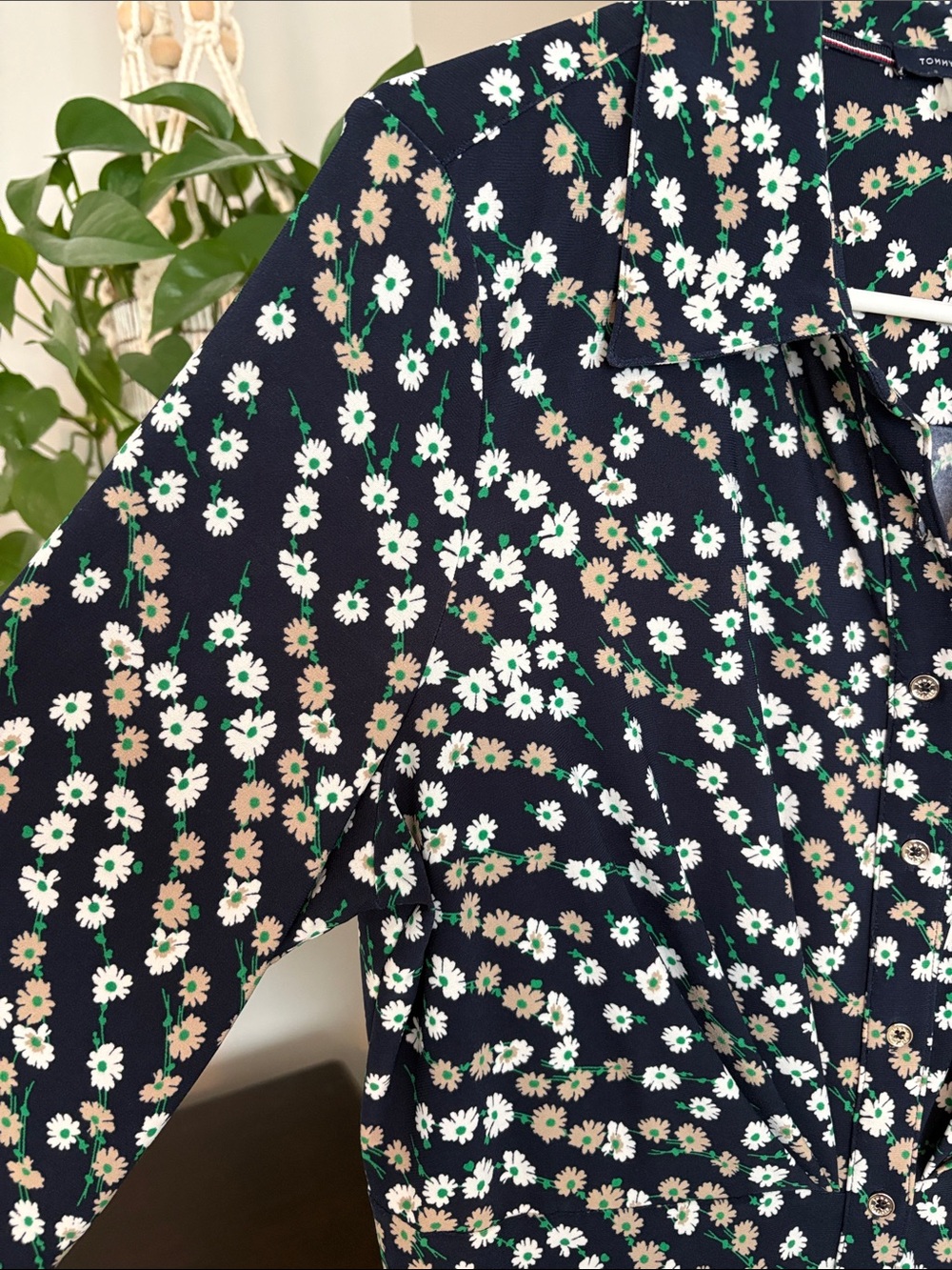 TOMMY HILFIGER navy blue floral long sleeve blouse